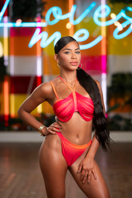 Amaya Love Island Height and Appearance