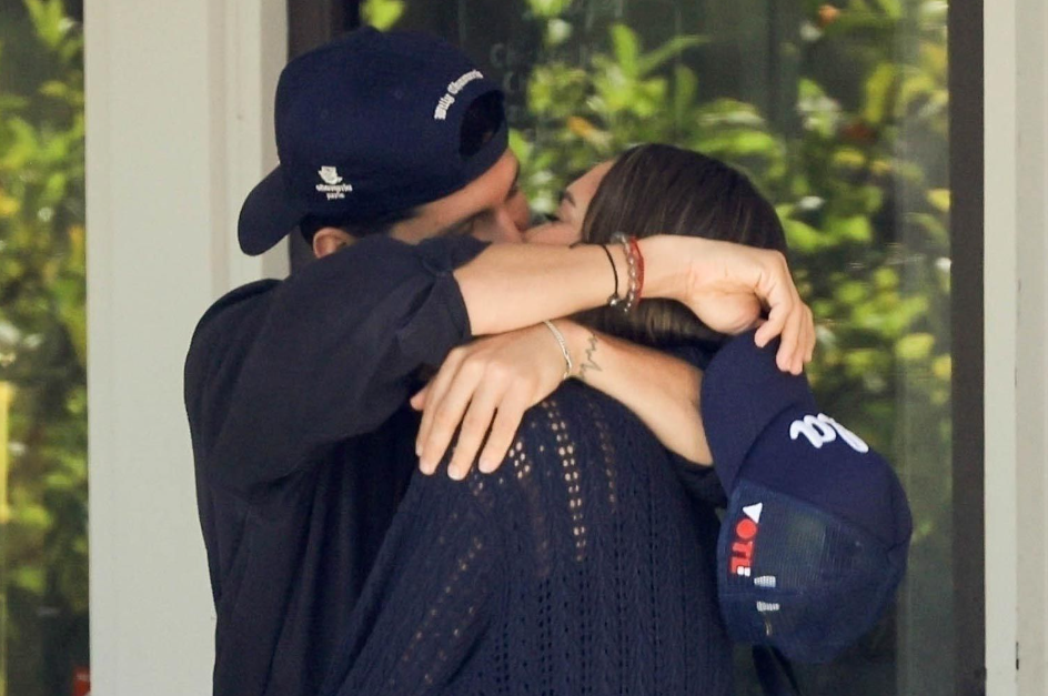 Jessica Alba Danny Ramirez Kiss